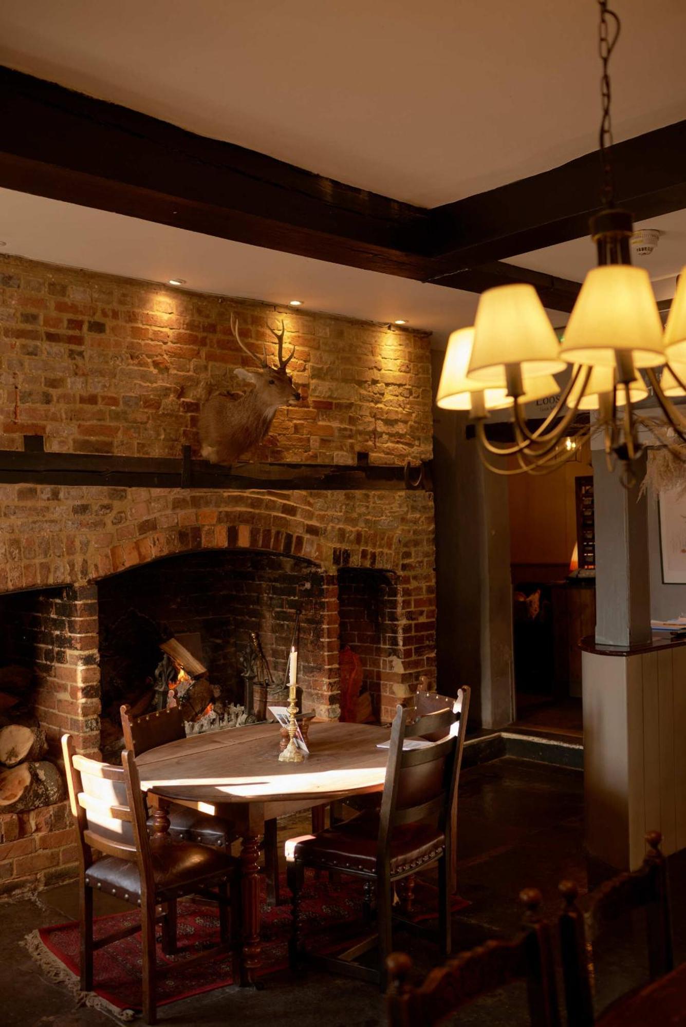 The Grosvenor Arms Hotel Hindon Exterior foto